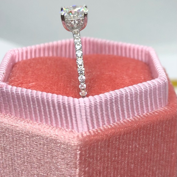 1ct moissanite ring with Certificate - Picture 9 of 16